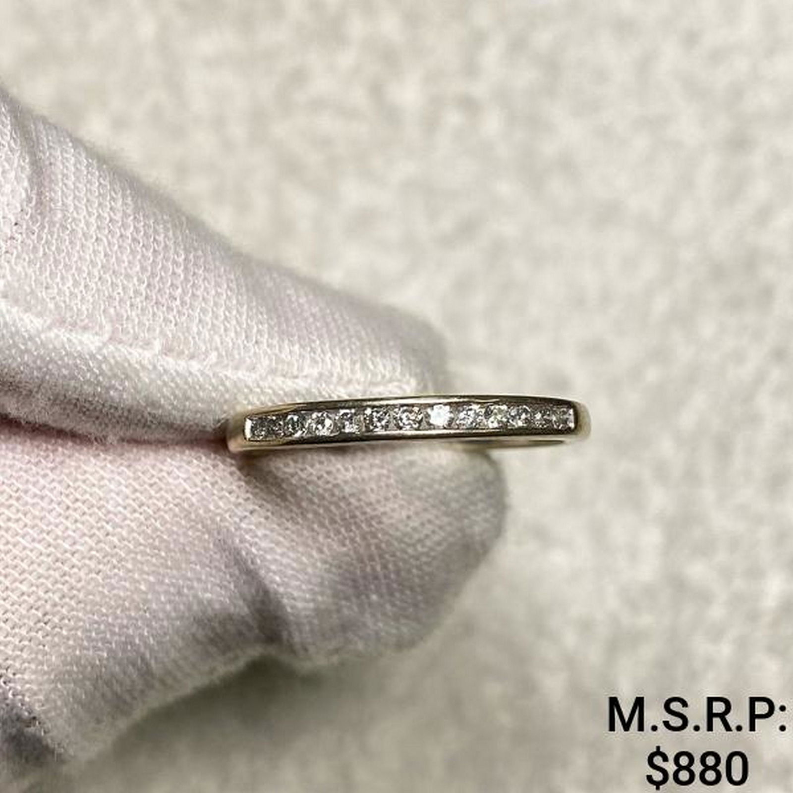10kt White-Gold Ring With Diamond Lining, 0.7 DWT (1 of 2)