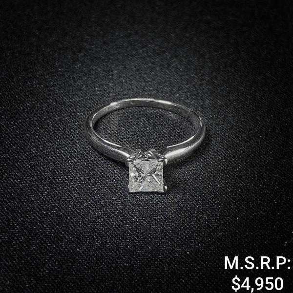 1.3 DWT 14 KT White-Gold Ring w/ Lrg Dimd (1 of 2)