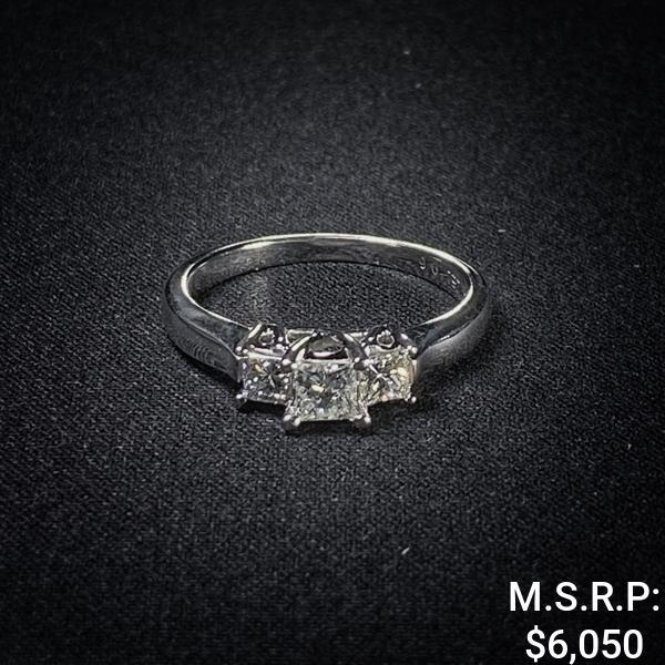 2.7 DWT 14 KT White-Gold Ring w/ Dimd (1 of 2)