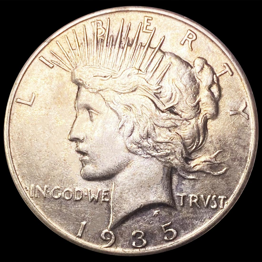 1935 Silver Peace Dollar CLOSELY UNCIRCULATED (1 of 2)
