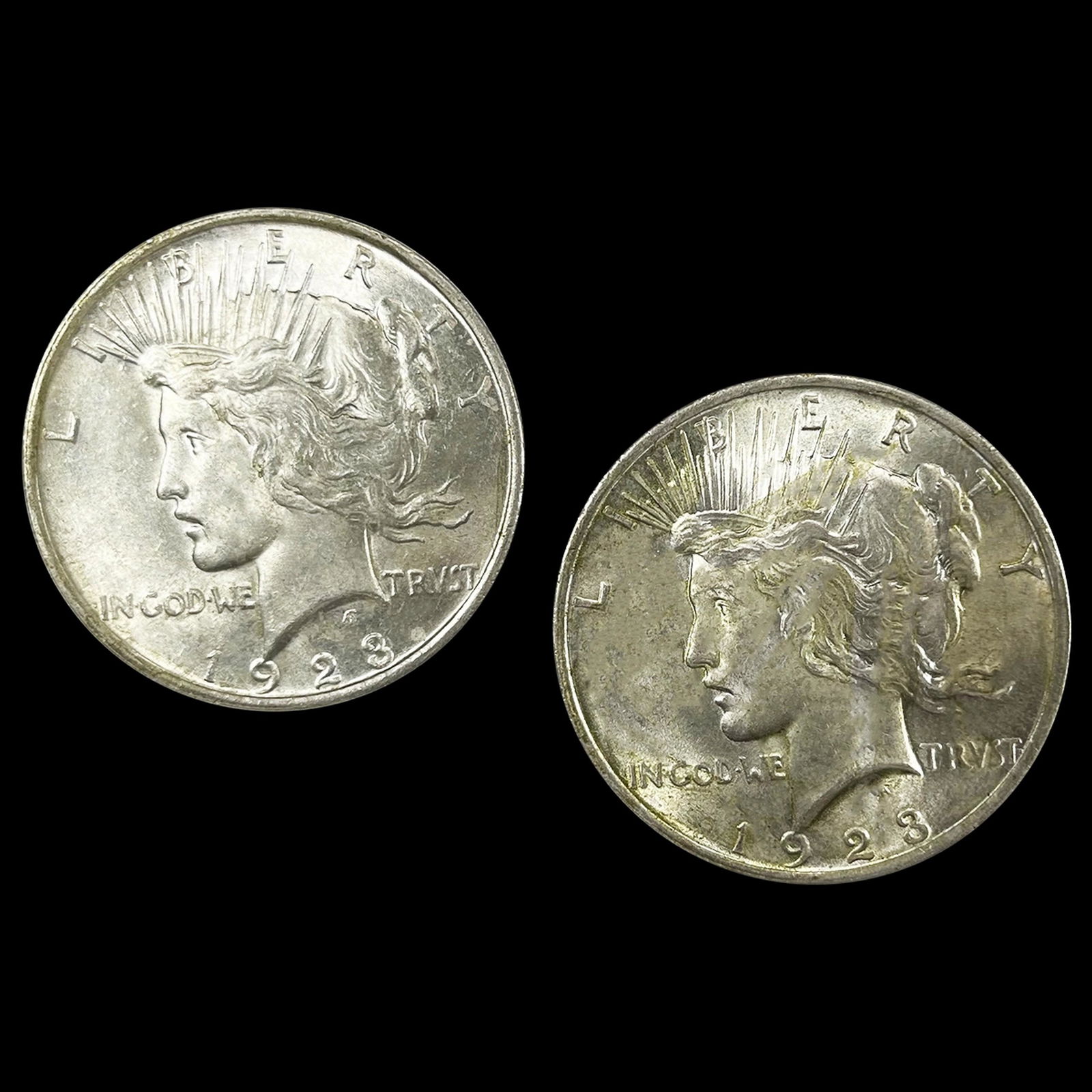 1923 (2) Peace Dollar UNCIRCULATED (1 of 2)