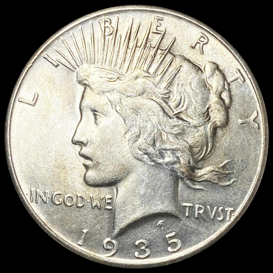 1935 Silver Peace Dollar CLOSELY UNCIRCULATED (1 of 2)
