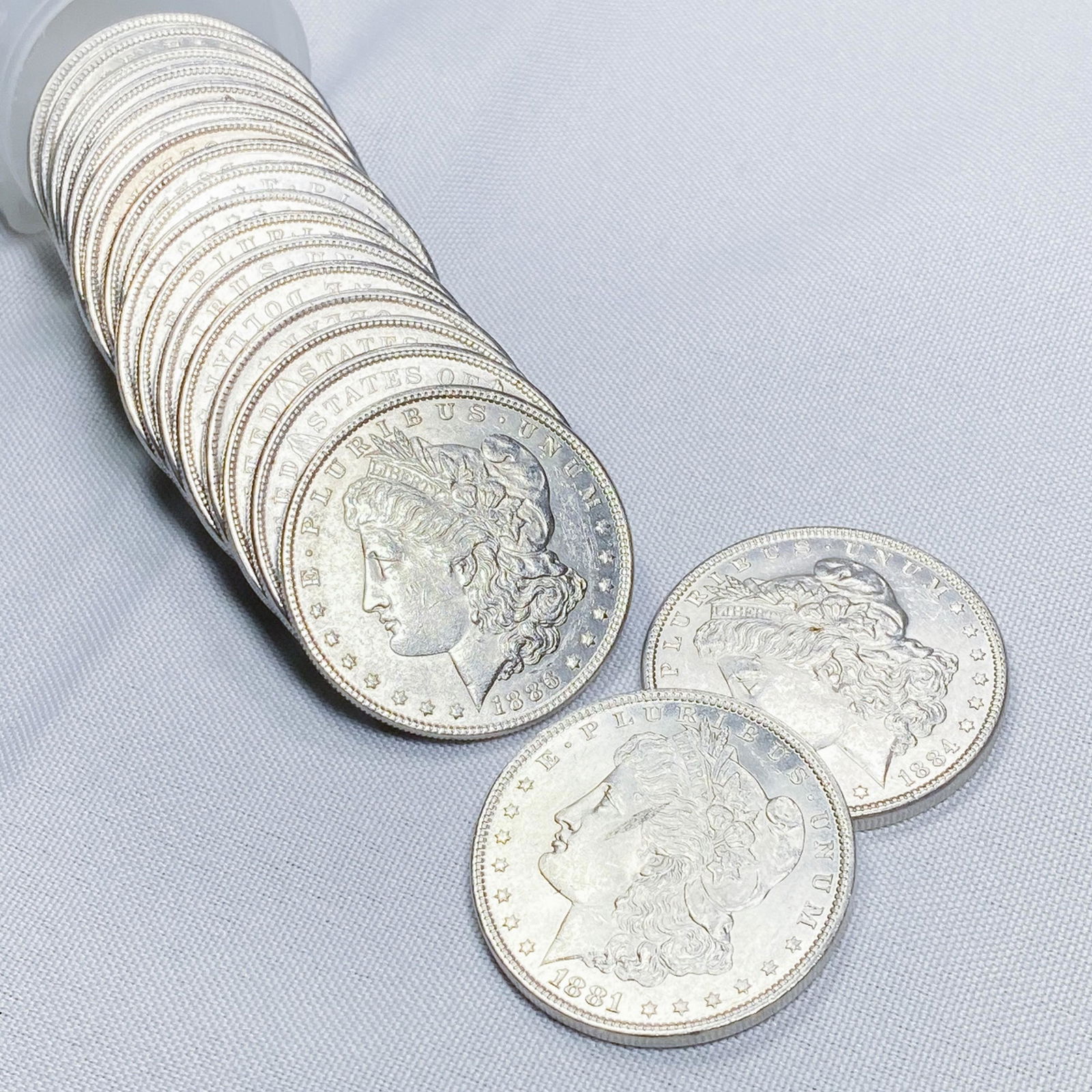 (19) Morgan Silver Dollar Roll (1 of 4)