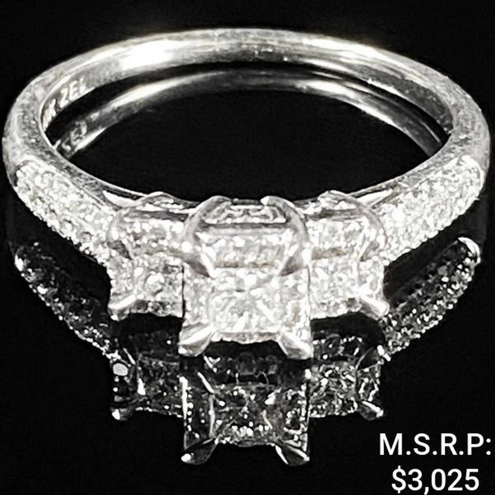 1.8 DWT 10 KT Wht Gold w/ Diamond Ring Sz:8 (1 of 3)