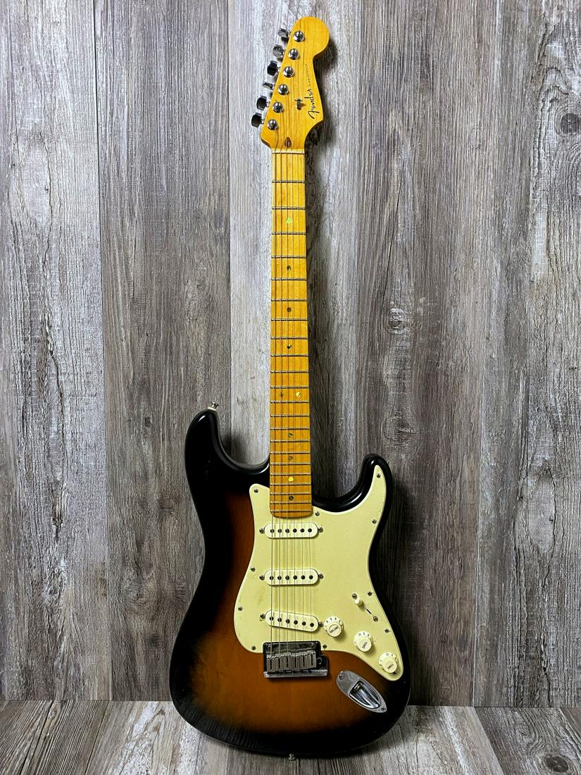 2006 Fender Stratocaster EGTR w/ Fender HC: 2006 Fender Stratocaster EGTR w/ Fender HC
