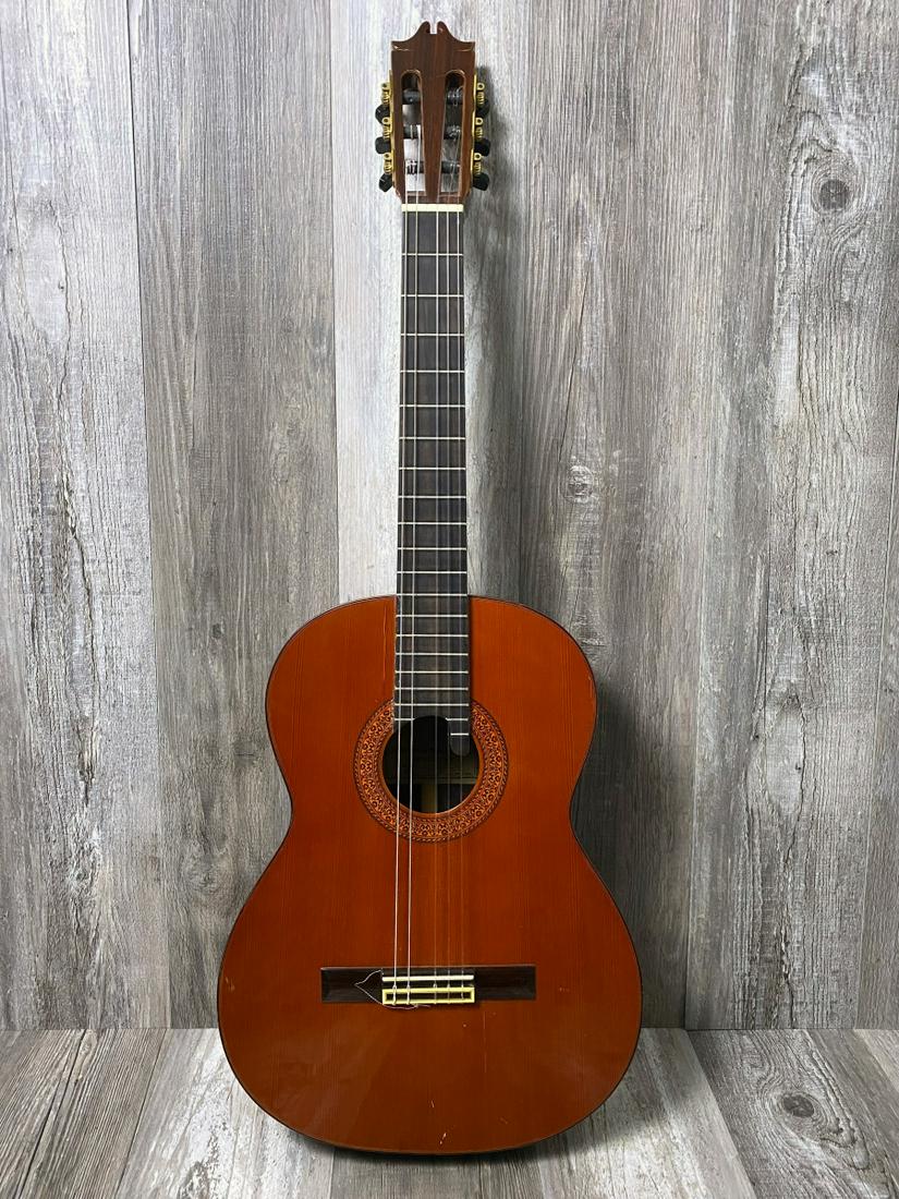 1977 Hohner Classical ACC Guitar w/ Hard Case (1 of 13)