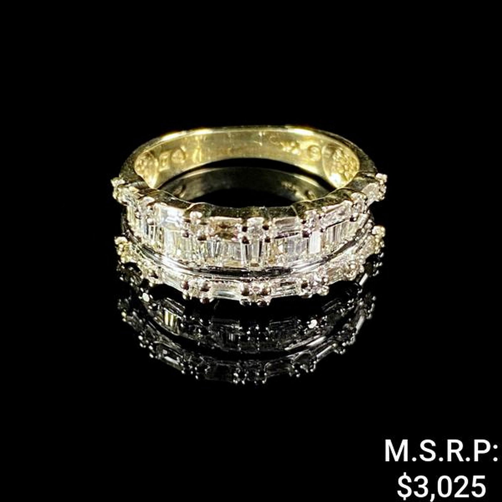 2.4 DWT 10 KT Gold w/ Dmnd Lining Ring Sz 6.5 (1 of 3)
