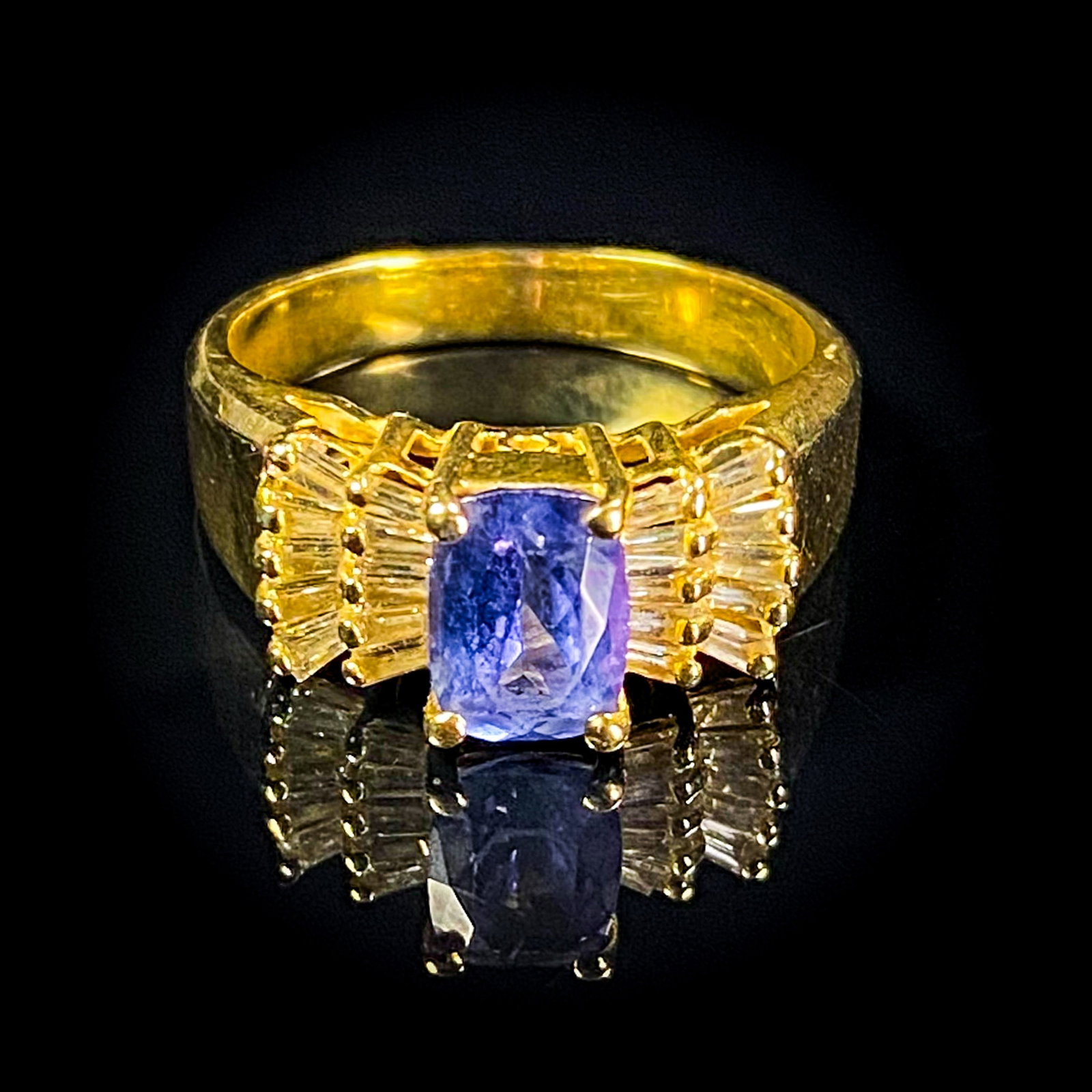 4.1 DWT 14 KT Gold Tanzanite w/ Dmnds Ring Sz 8: 4.1 DWT 14 KT Gold Tanzanite w/ Dmnds Ring Sz 8
