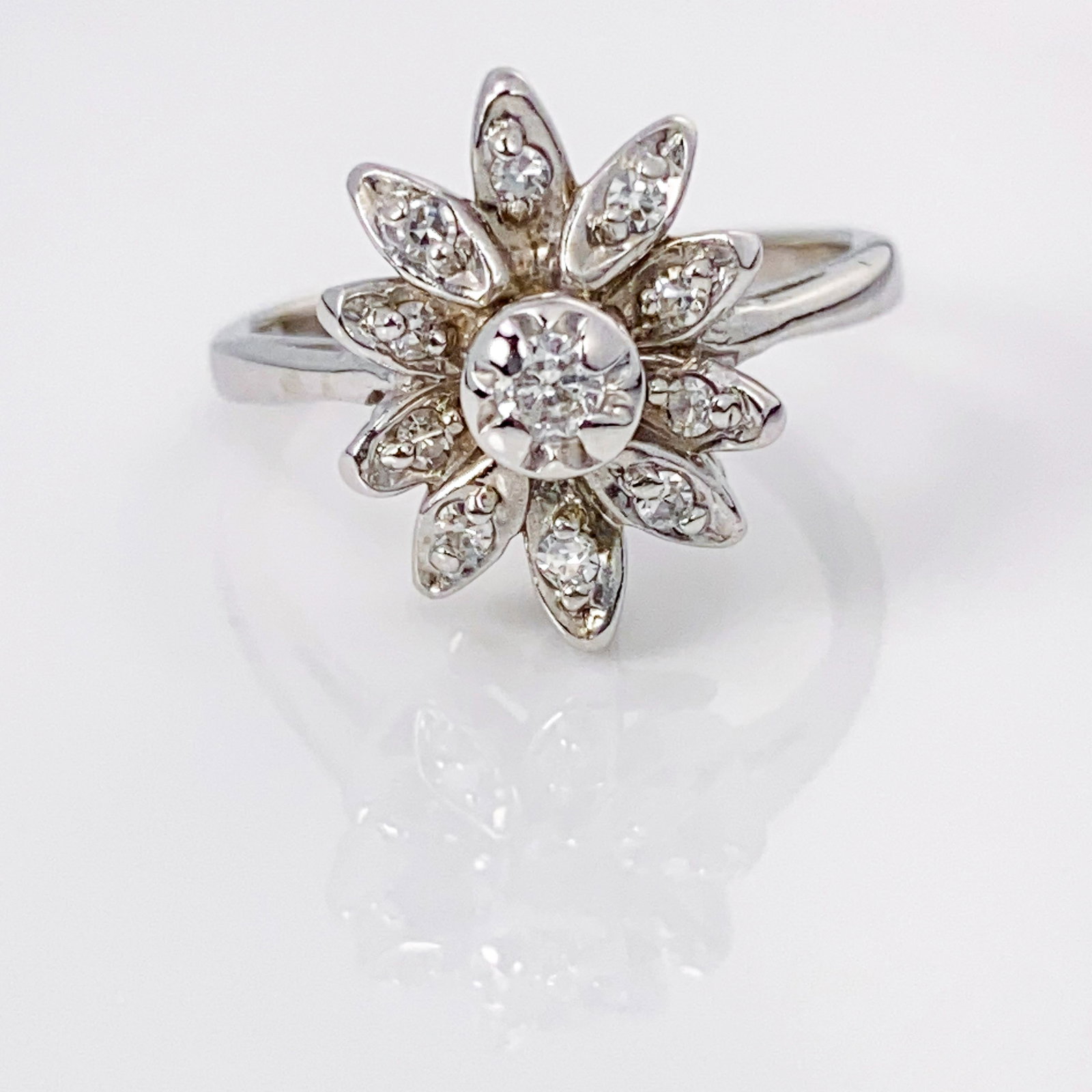 10k wg Diamond Star Fashion Ring (1 of 4)