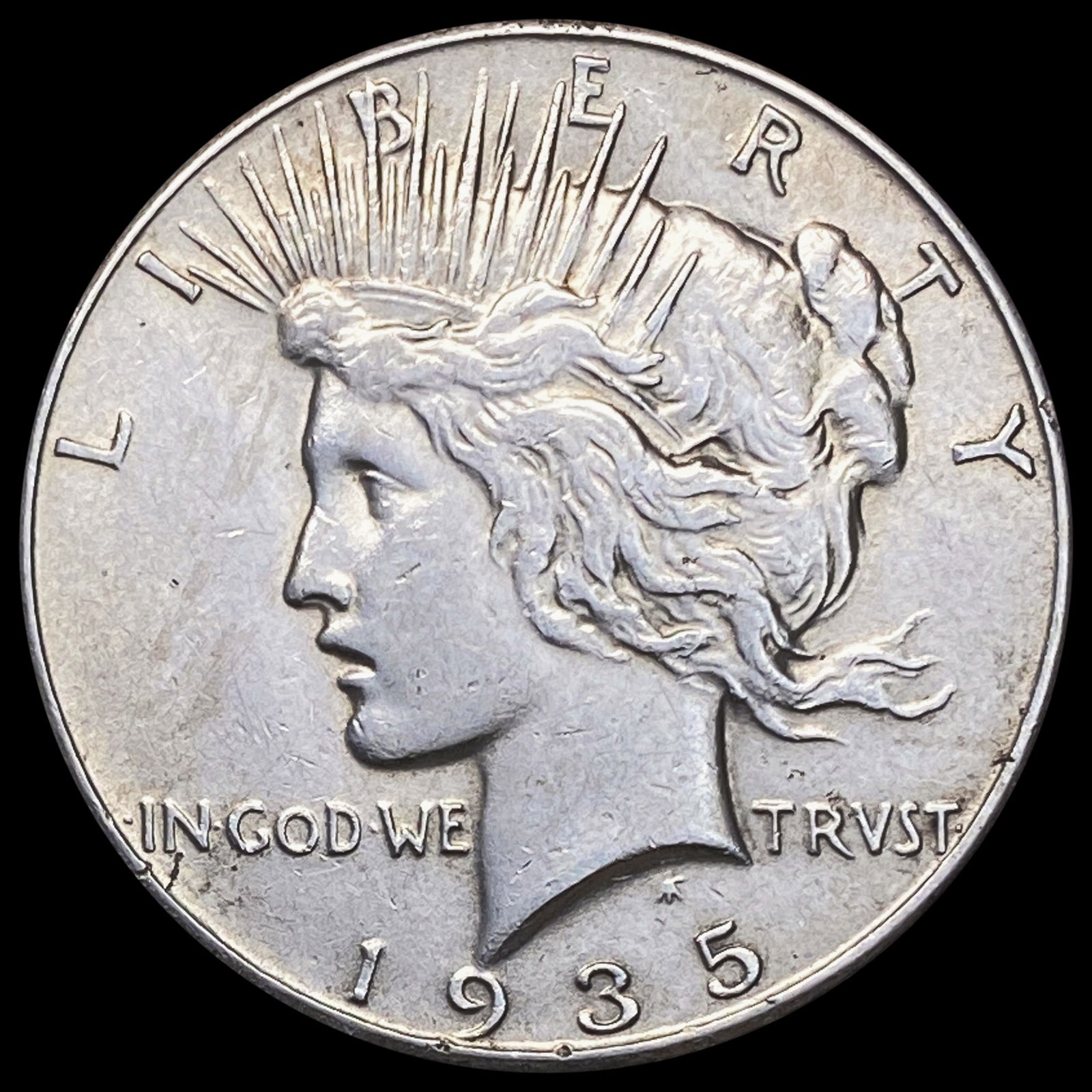 1935 Silver Peace Dollar NEARLY UNCIRCULATED (1 of 2)