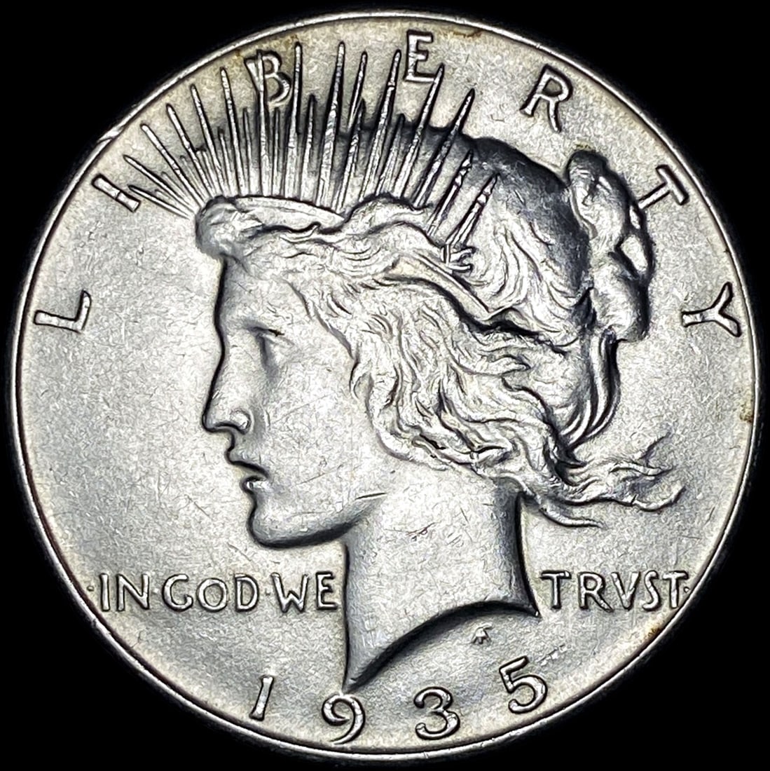1935 Silver Peace Dollar CLOSELY UNCIRCULATED (1 of 2)