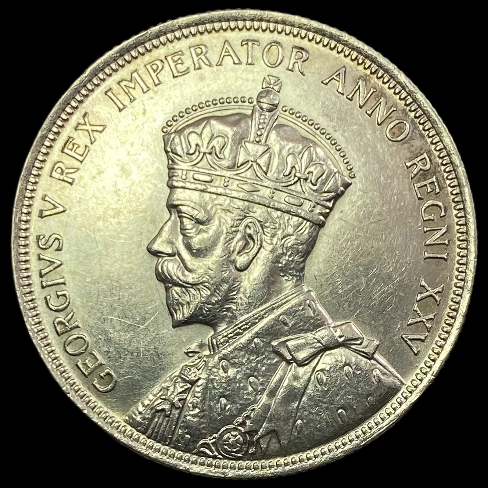 1935 Canada Silver Dollar CLOSELY UNCIRCULATED (1 of 2)