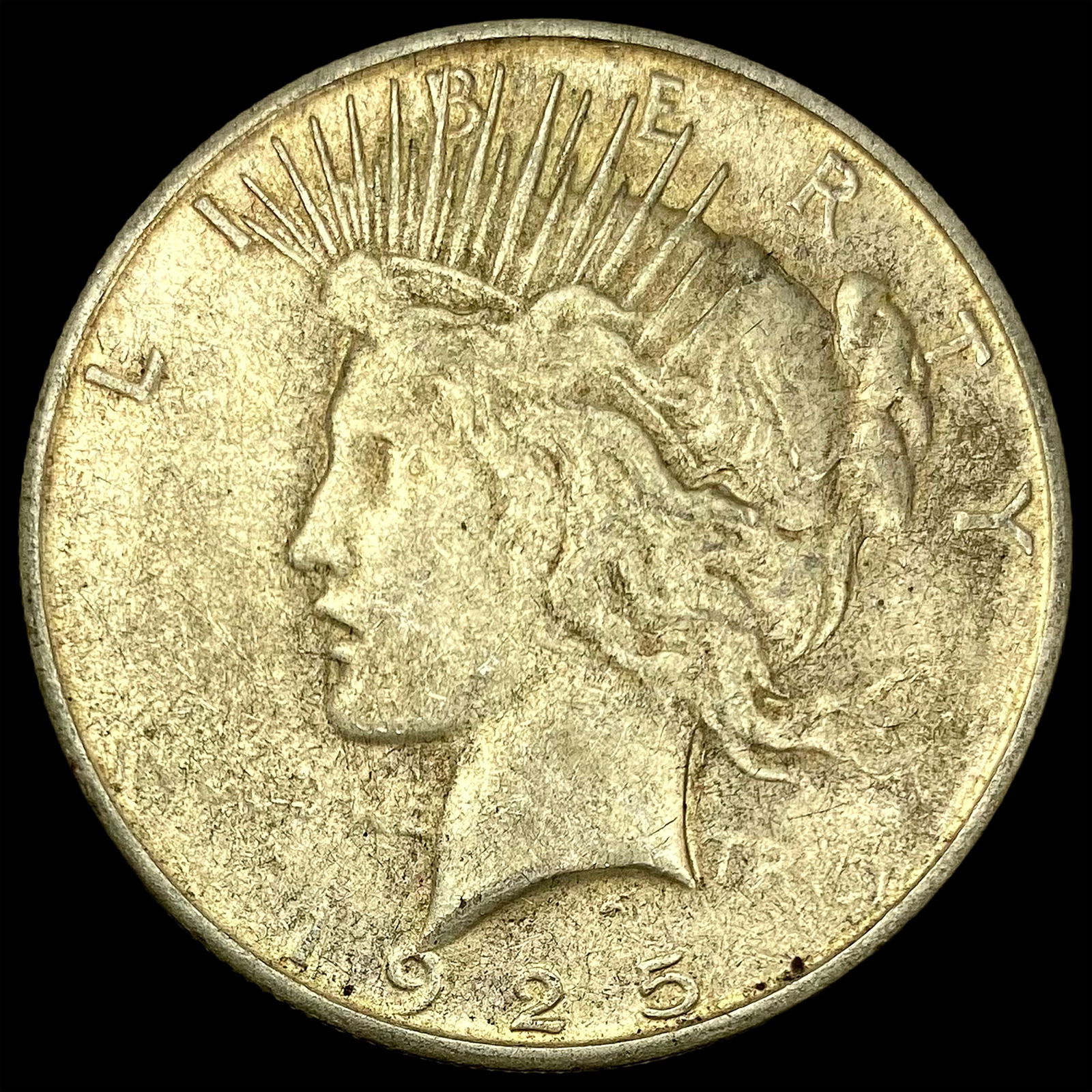 1925-S Silver Peace Dollar NEARLY UNCIRCULATED (1 of 2)