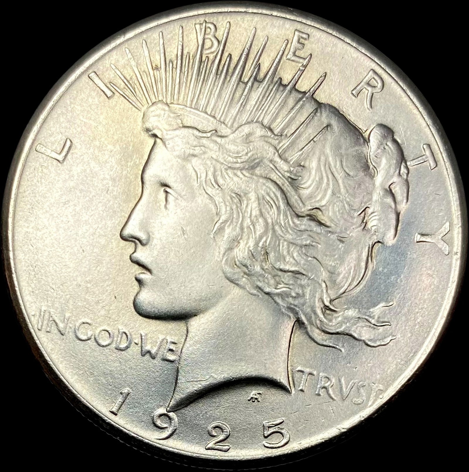 1925 Peace Silver Dollar UNCIRCULATED (1 of 2)