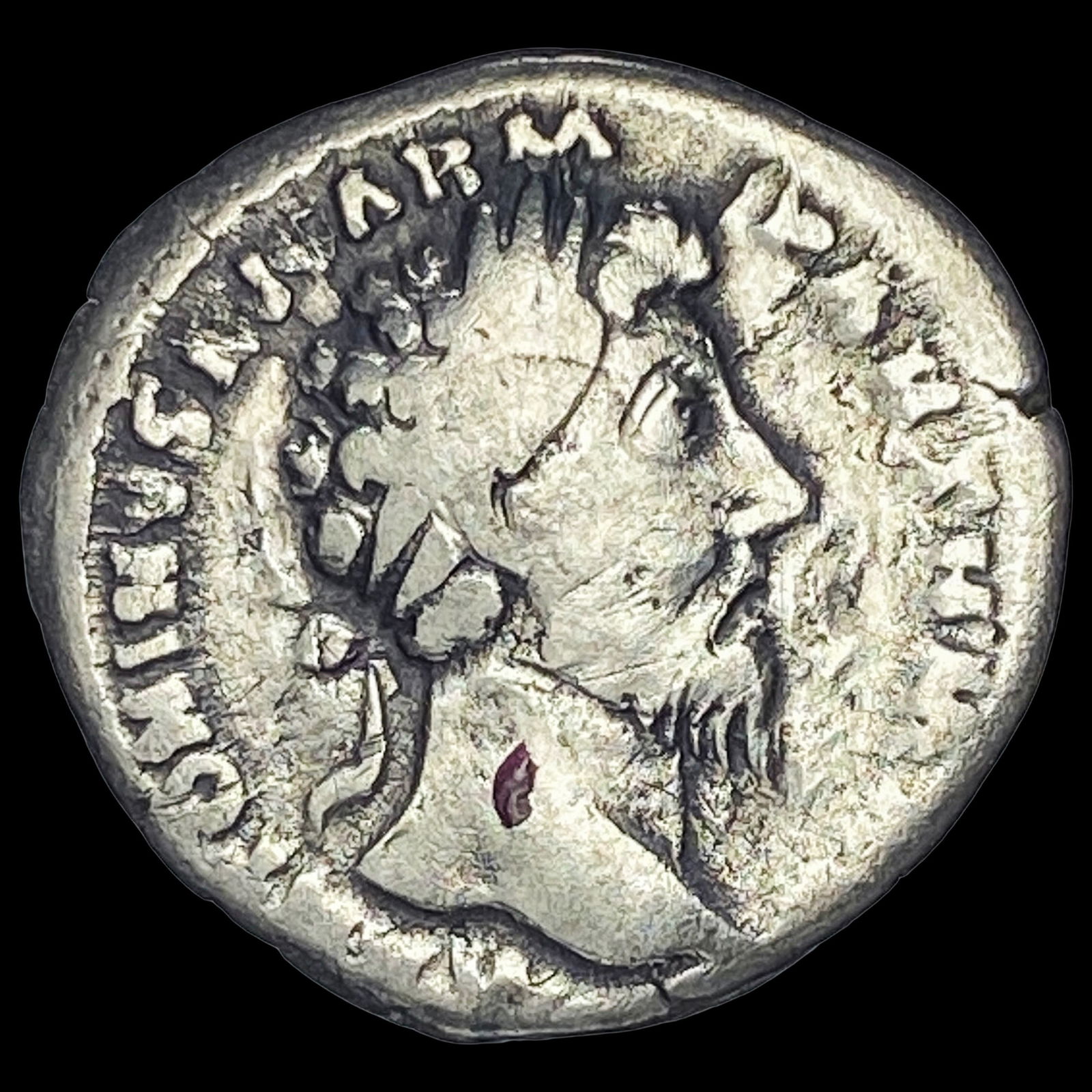 Roman Commodus AD 177-192 Silver Denarius NEARLY UNCIRCULATED (1 of 2)