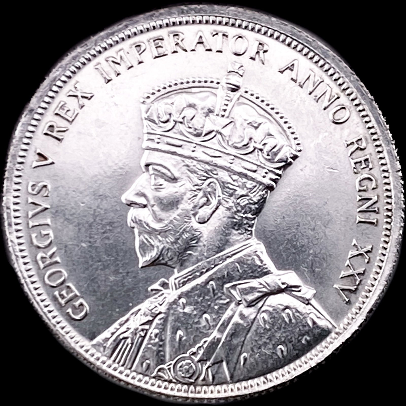 1935 Canada Silver Dollar UNCIRCULATED (1 of 2)