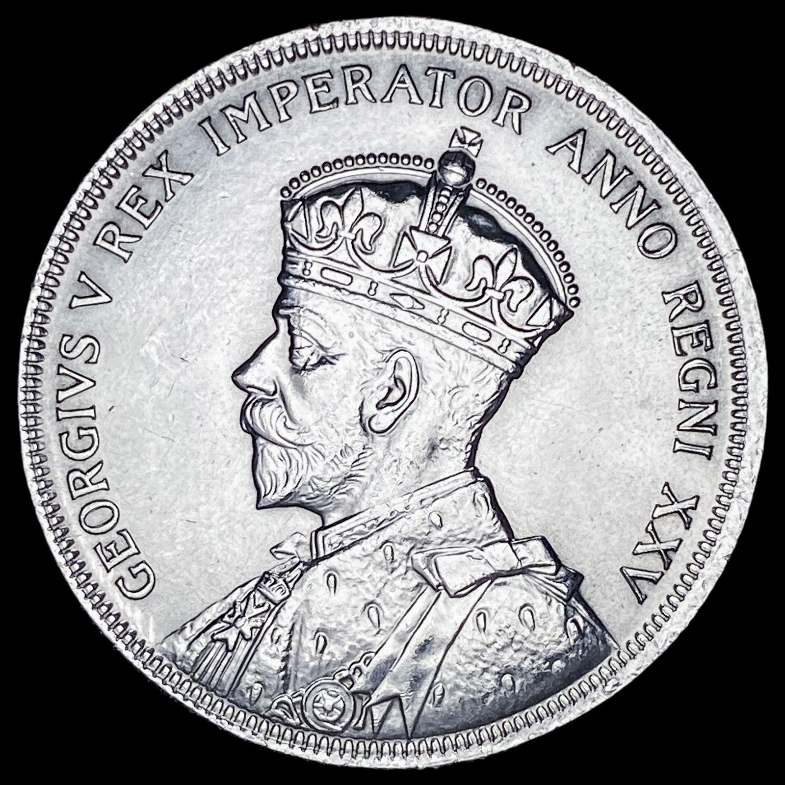 1935 Canada Silver Dollar UNCIRCULATED (1 of 2)