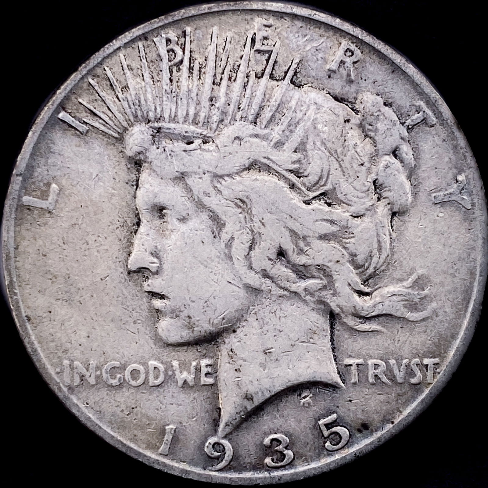 1935-S Silver Peace Dollar NEARLY UNCIRCULATED (1 of 2)