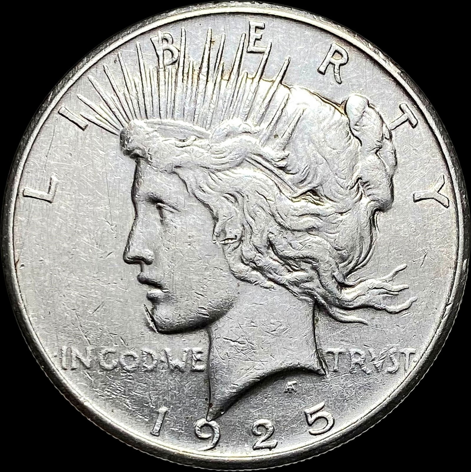 1925 Silver Peace Dollar NEARLY UNCIRCULATED (1 of 2)