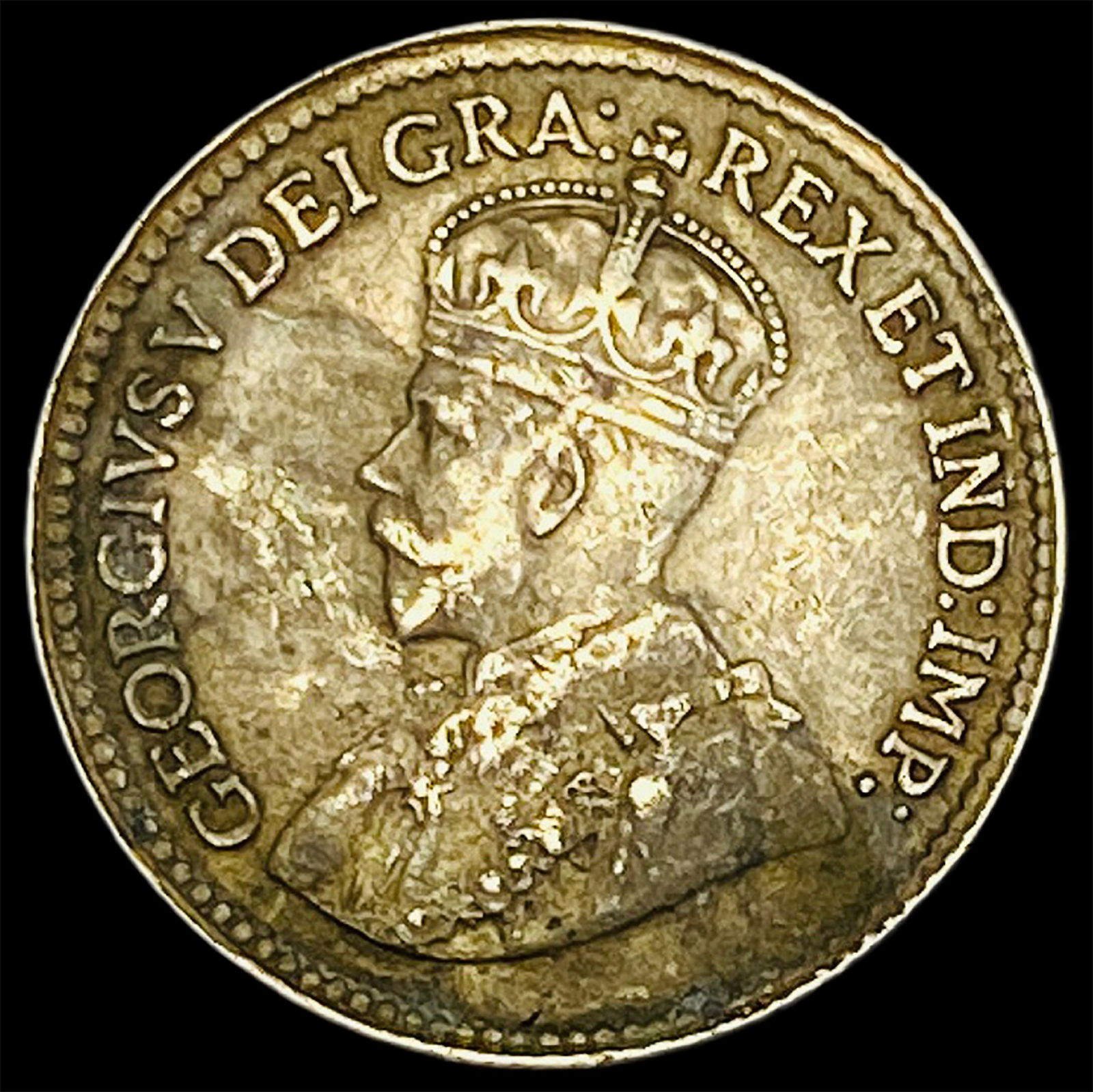 1918 Canada Silver 5 Cents CLOSELY  UNCIRCULATED (1 of 2)