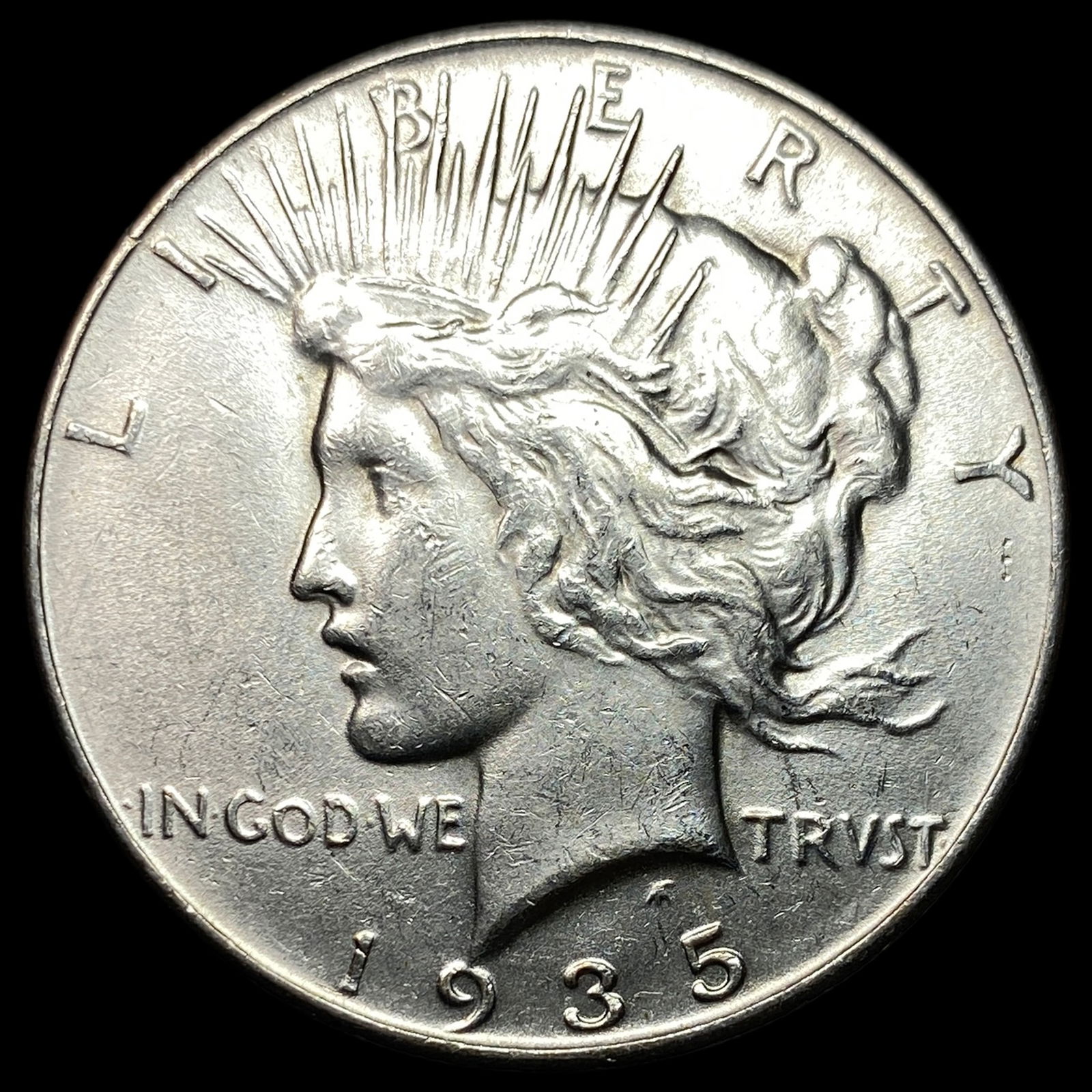 1935 Silver Peace Dollar CLOSELY UNCIRCULATED (1 of 2)