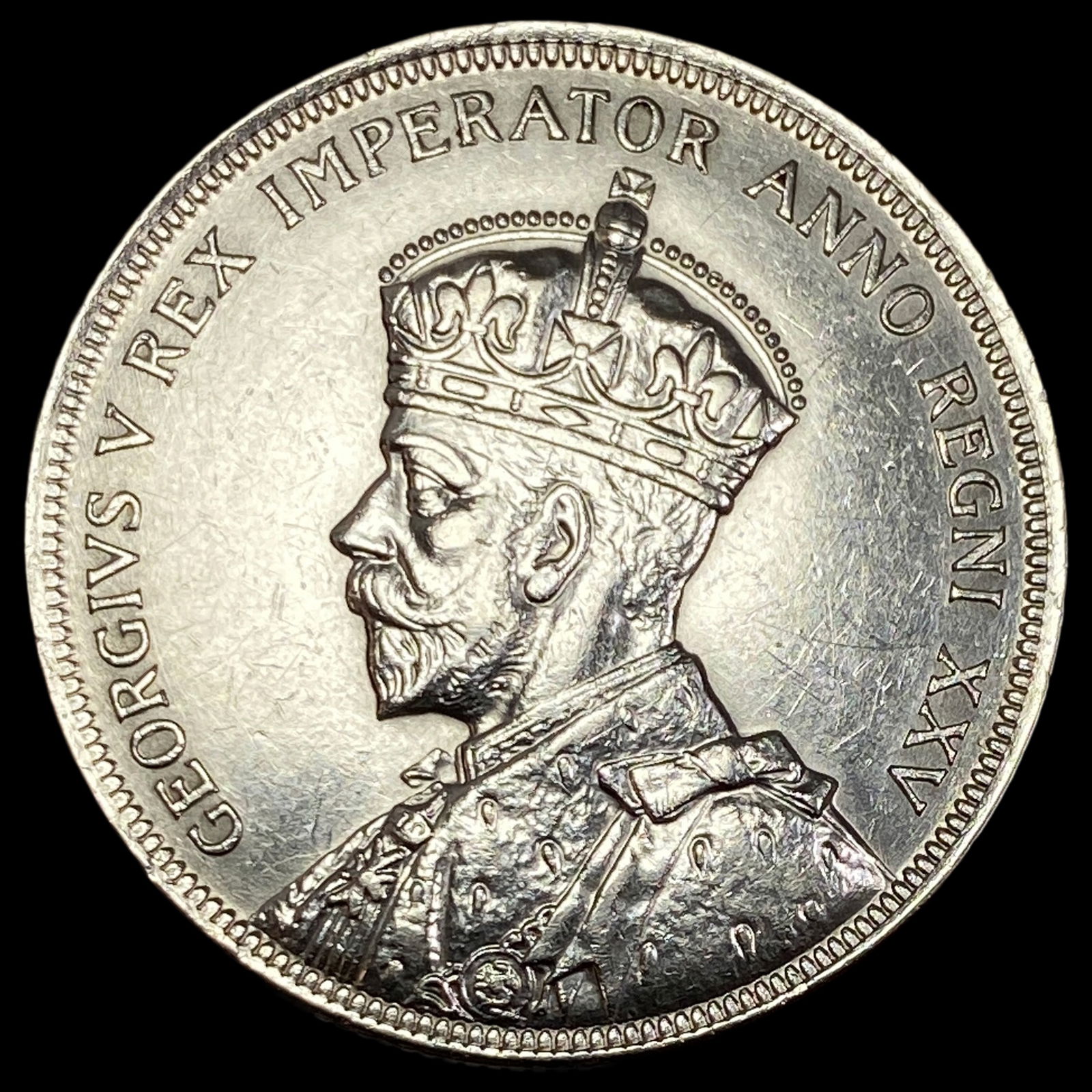 1935 Canada Silver Dollar UNCIRCULATED (1 of 2)