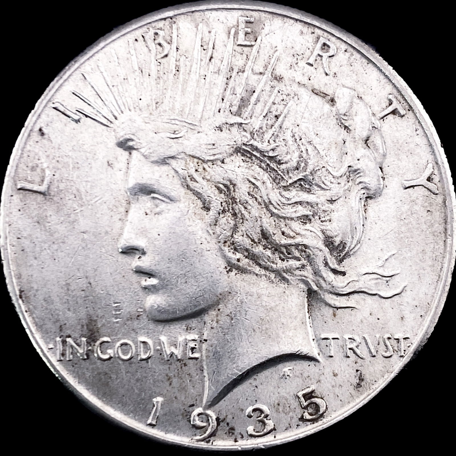 1935 Silver Peace Dollar UNCIRCULATED (1 of 2)