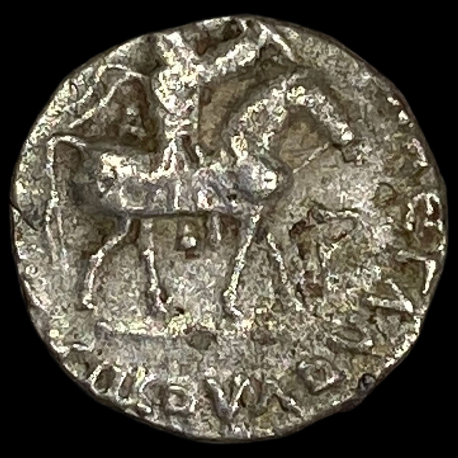 Indo-Scythian 59-12 BC Silver drachm NEARLY UNCIRCULATED (1 of 2)