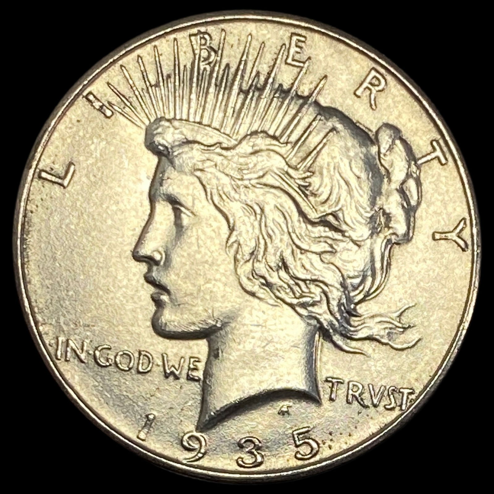 1935 Silver Peace Dollar CLOSELY UNCIRCULATED (1 of 2)
