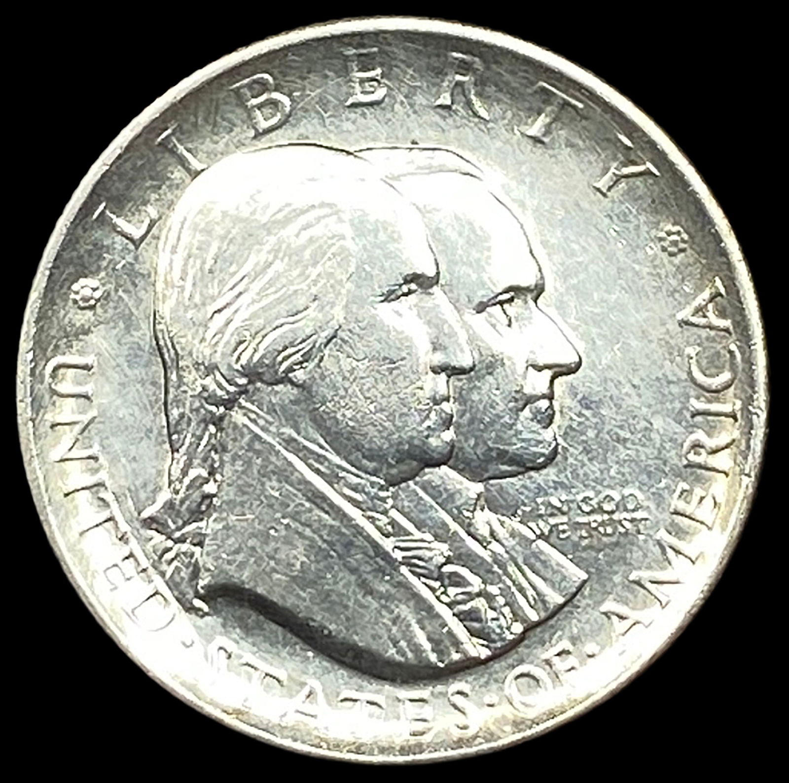 1926 Silver Sesquicentennial Half Dollar CLOSELY UNCIRCULATED (1 of 2)