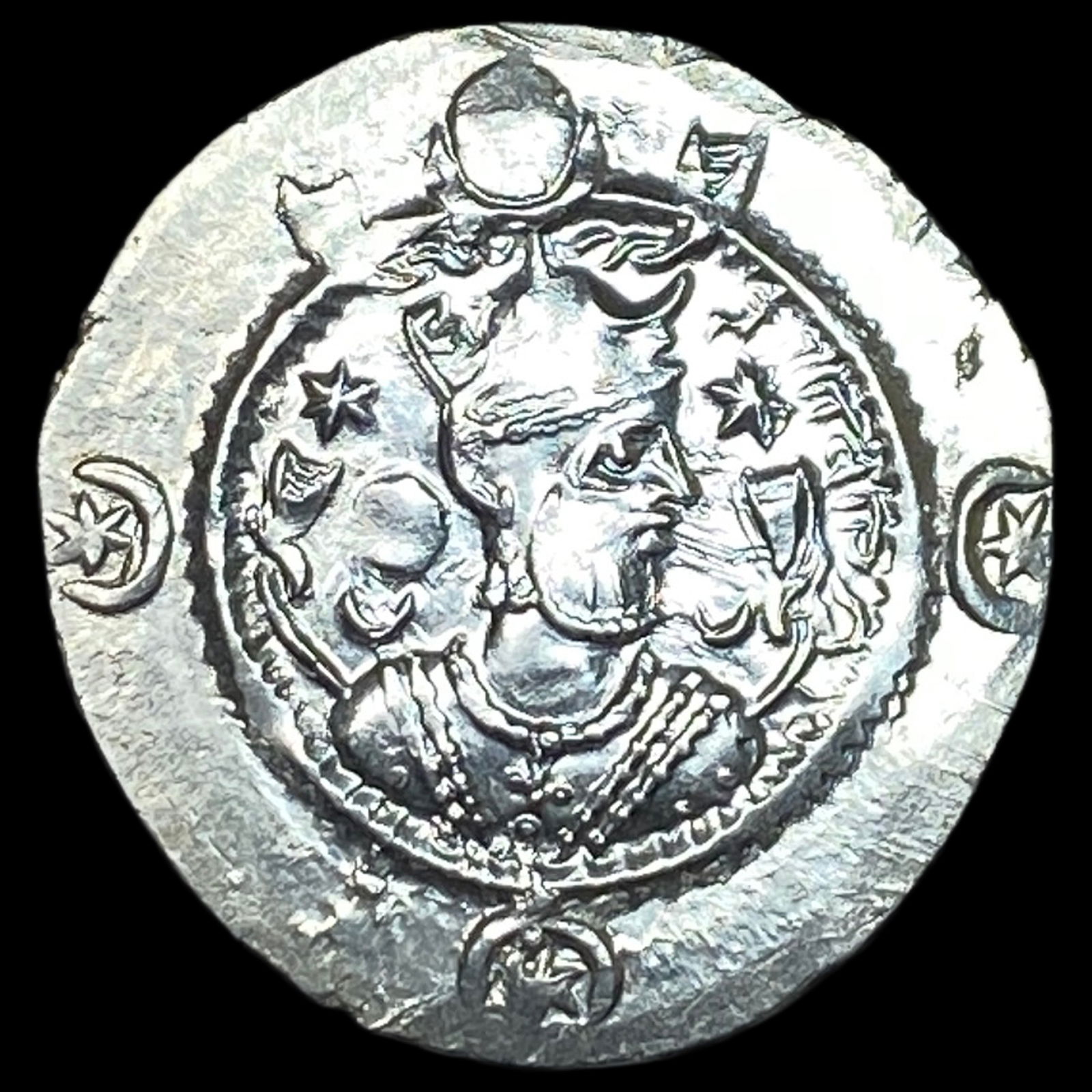 Sasanian Kavad I 488-530 AD Silver Drachm CLOSELY UNCIRCULATED (1 of 2)