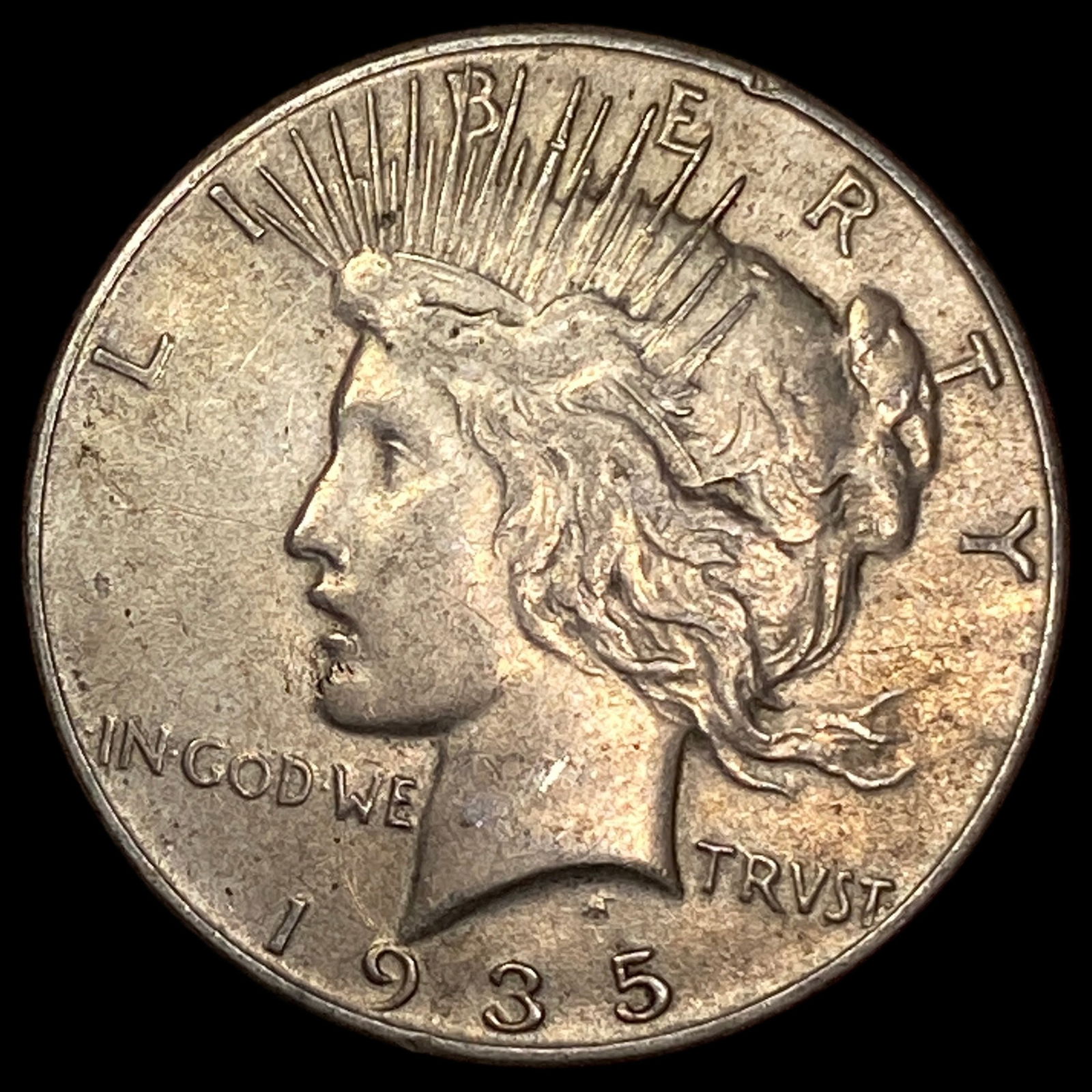 1935 Silver Peace Dollar ABOUT UNCIRCULATED (1 of 2)