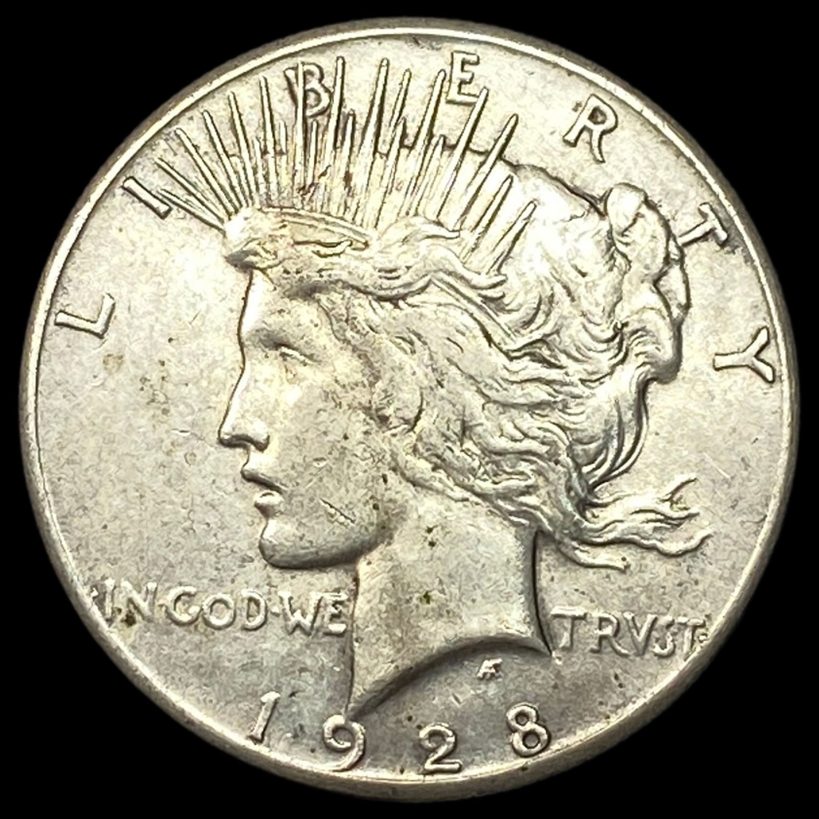 1928 Silver Peace Dollar NEARLY UNCIRCULATED (1 of 2)