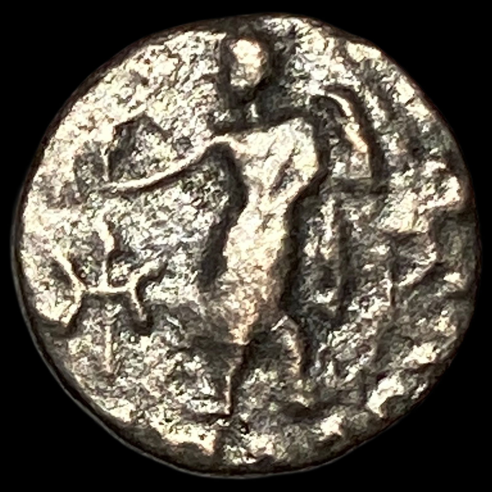 Indo-Scythian 59-12 BC Silver drachm NEARLY UNCIRCULATED (1 of 2)