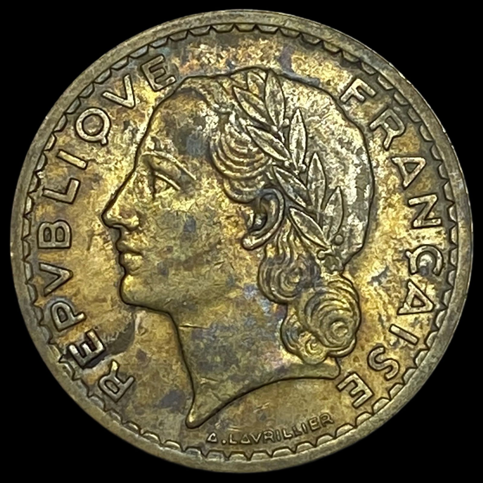 1946 France Aluminum-Bronze 5 Francs CLOSELY UNCIRCULATED (1 of 2)