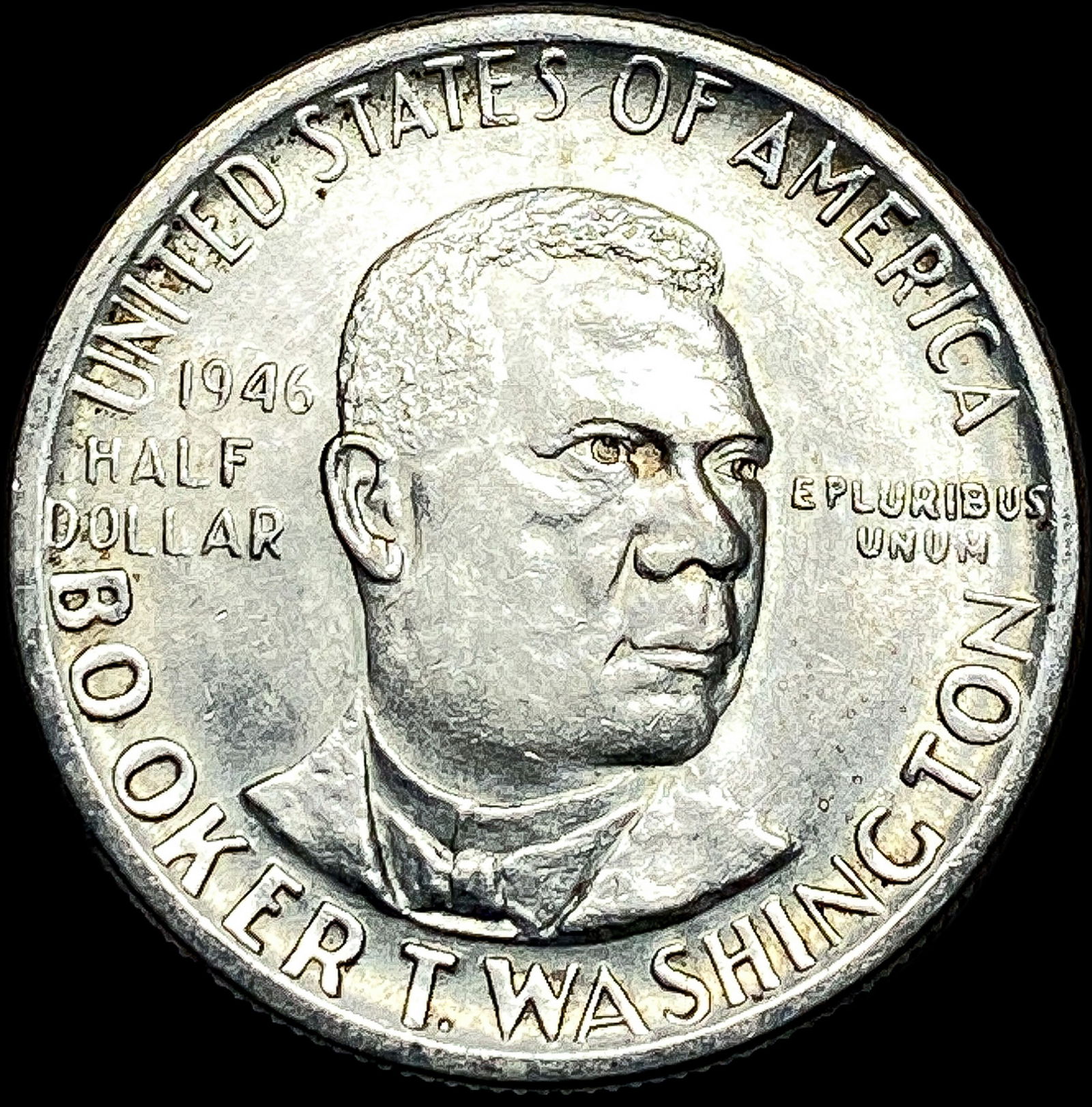 1946 Silver Half Dollar Booker T. Washington CLOSELY UNCIRCULATED (1 of 2)