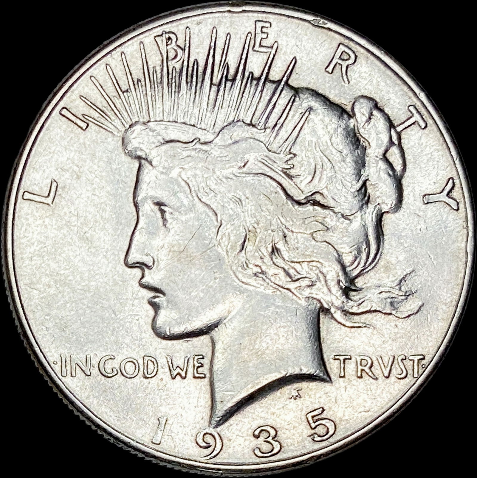1935 Silver Peace Dollar NEARLY UNCIRCULATED (1 of 2)