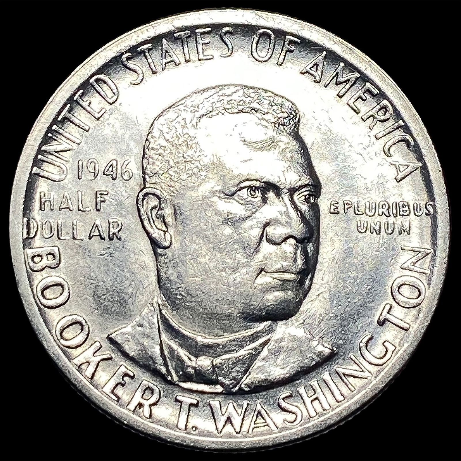 1946 Silver Half Dollar Booker T. Washington UNCIRCULATED (1 of 2)