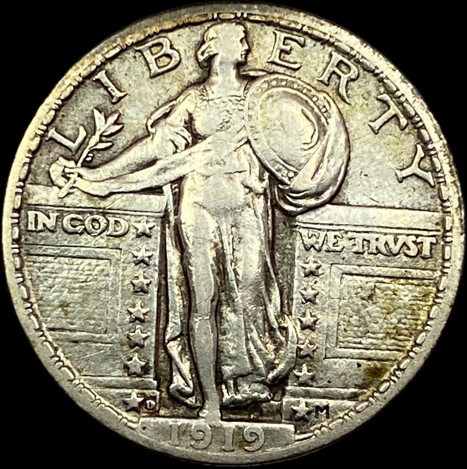1919-D Silver Standing Liberty Quarter NEARLY UNCIRCULATED (1 of 2)