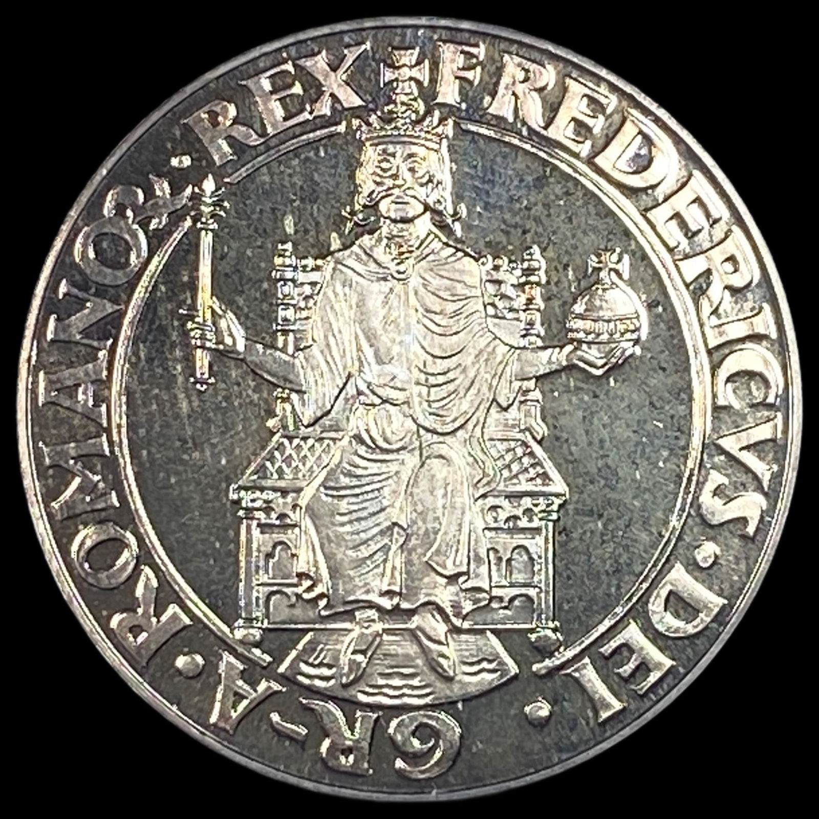 Germany Silver 34mm Comemorative Frederick I CHOICE PROOF (1 of 2)