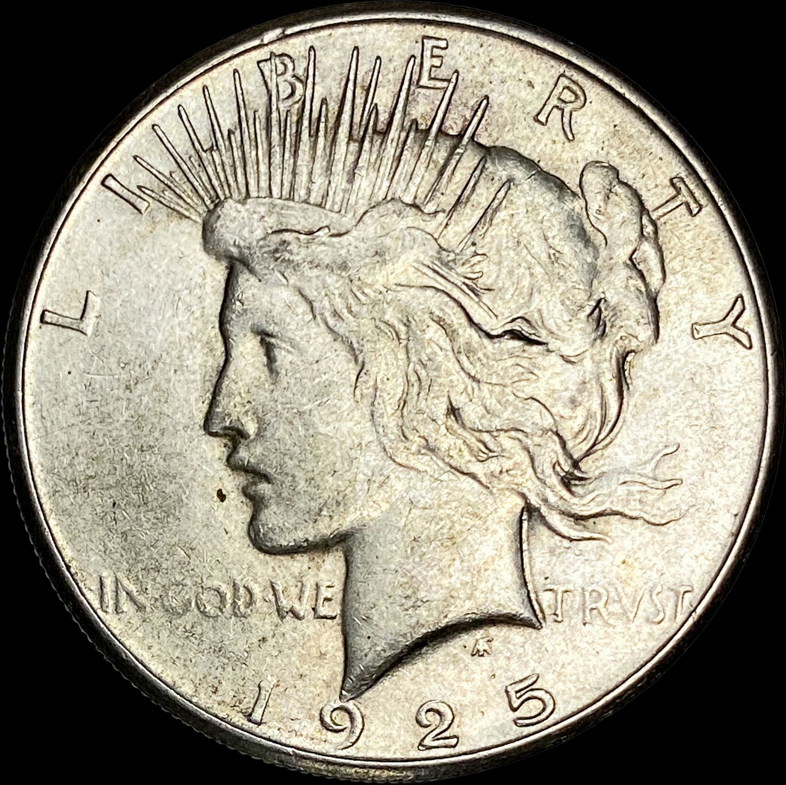 1925 Peace Silver Dollar CLOSELY UNCIRCULATED (1 of 2)