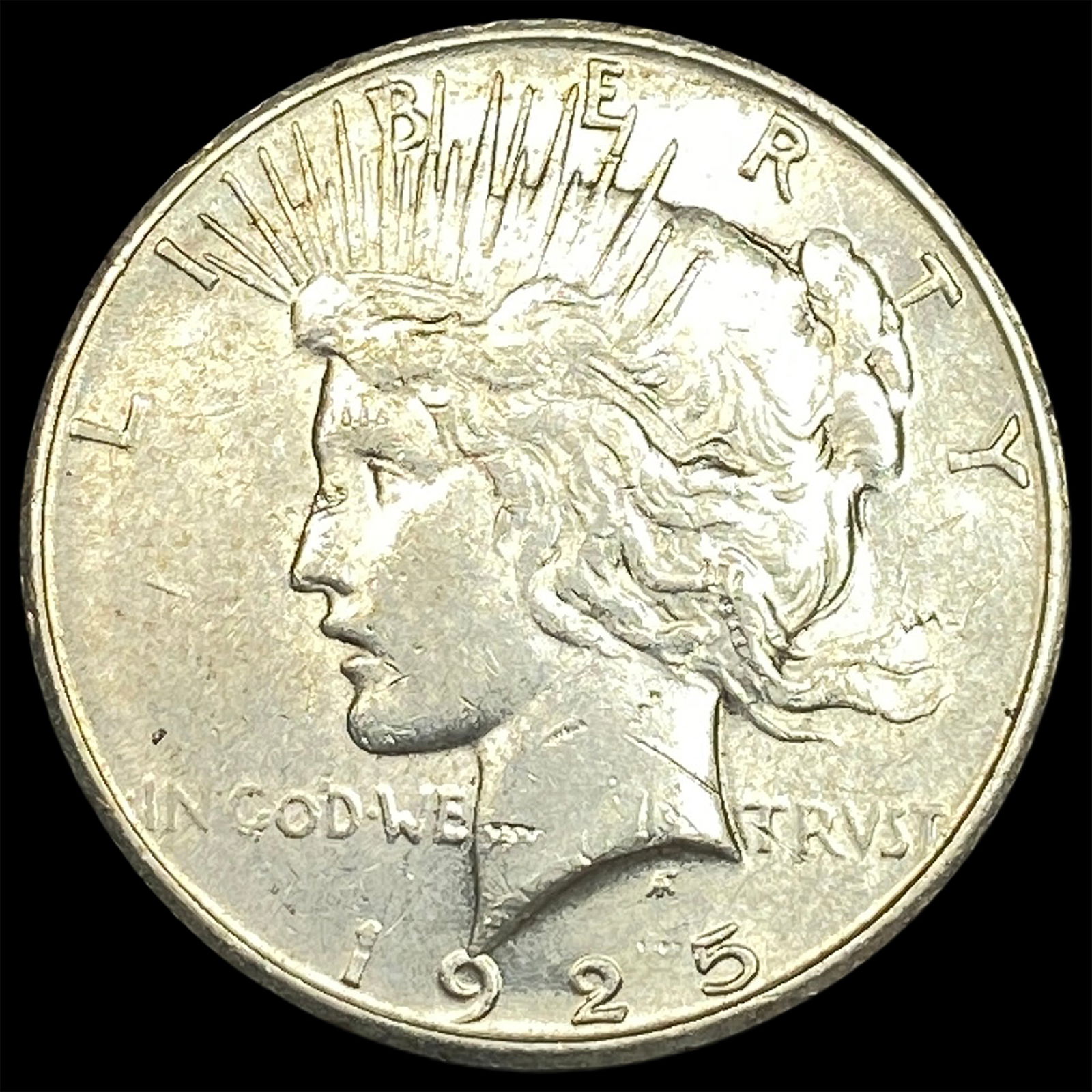 1925 Silver Peace Dollar CLOSELY UNCIRCULATED (1 of 2)