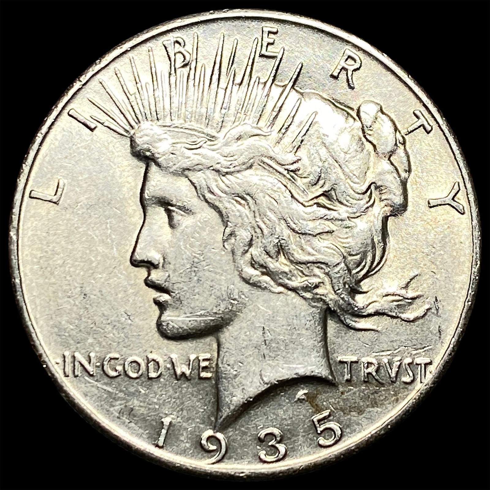 1935 Silver Peace Dollar CLOSELY UNCIRCULATED (1 of 2)