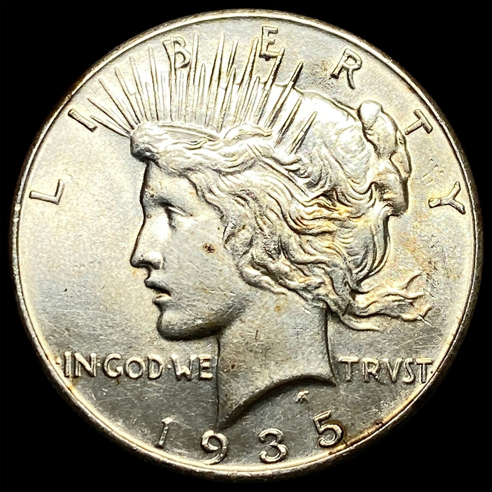 1935 Silver Peace Dollar CLOSELY UNCIRCULATED (1 of 2)