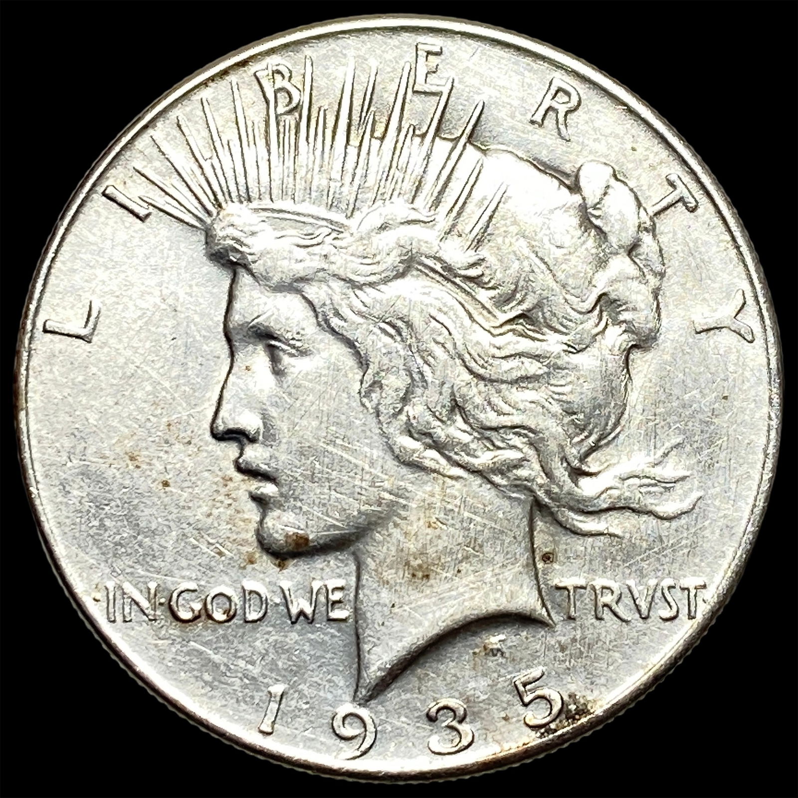 1935 Silver Peace Dollar CLOSELY UNCIRCULATED (1 of 2)