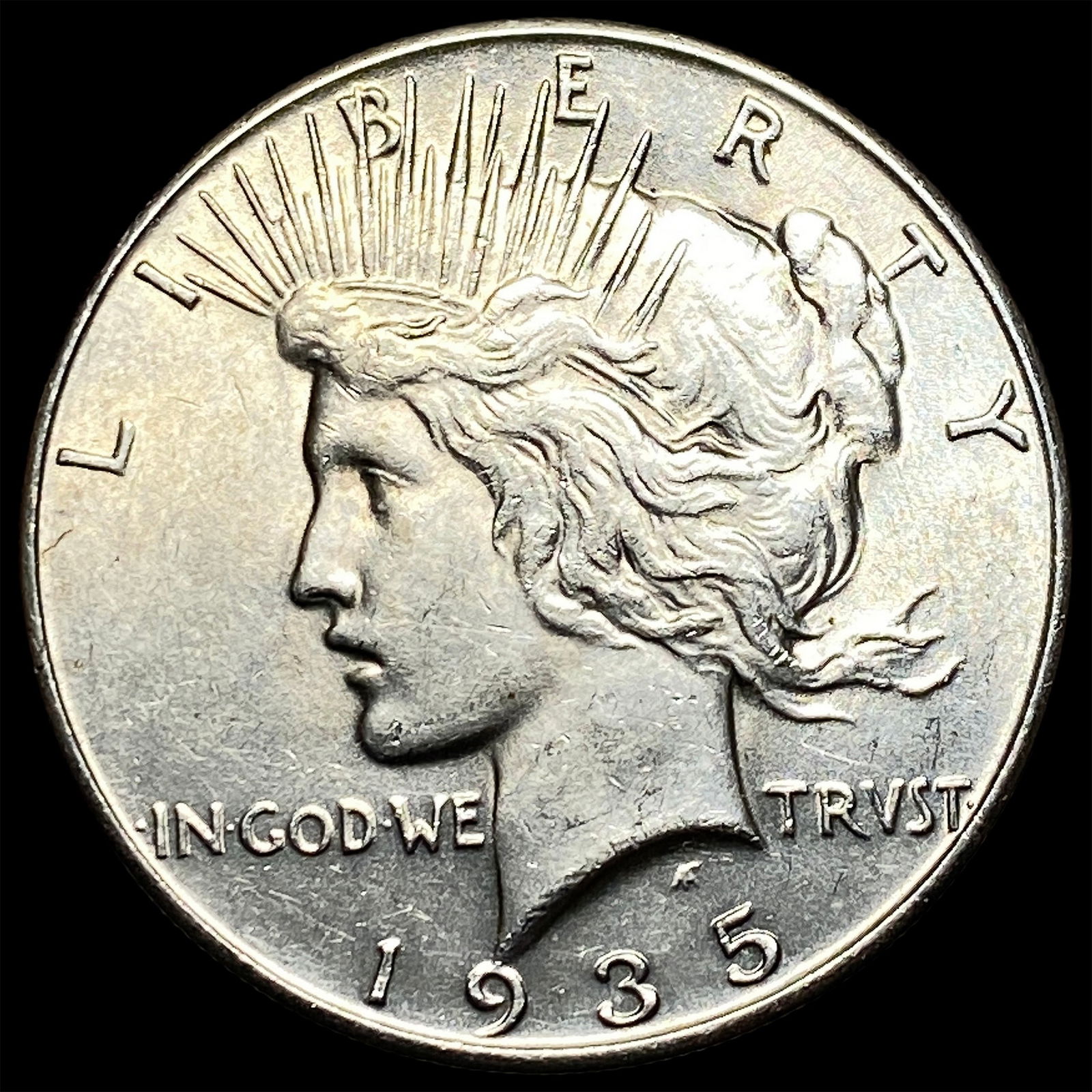 1935 Silver Peace Dollar CLOSELY UNCIRCULATED (1 of 2)