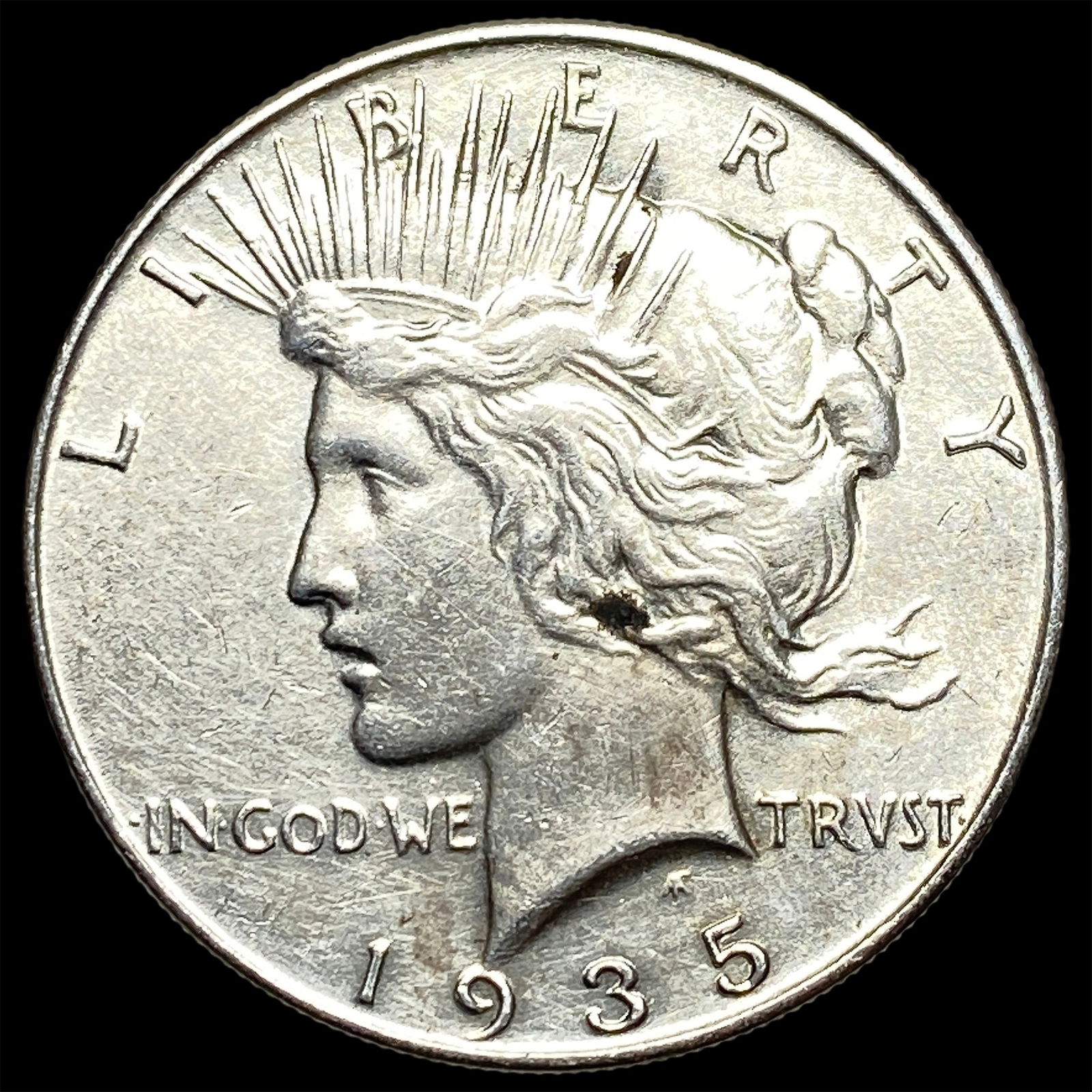 1935 Silver Peace Dollar CLOSELY UNCIRCULATED (1 of 2)