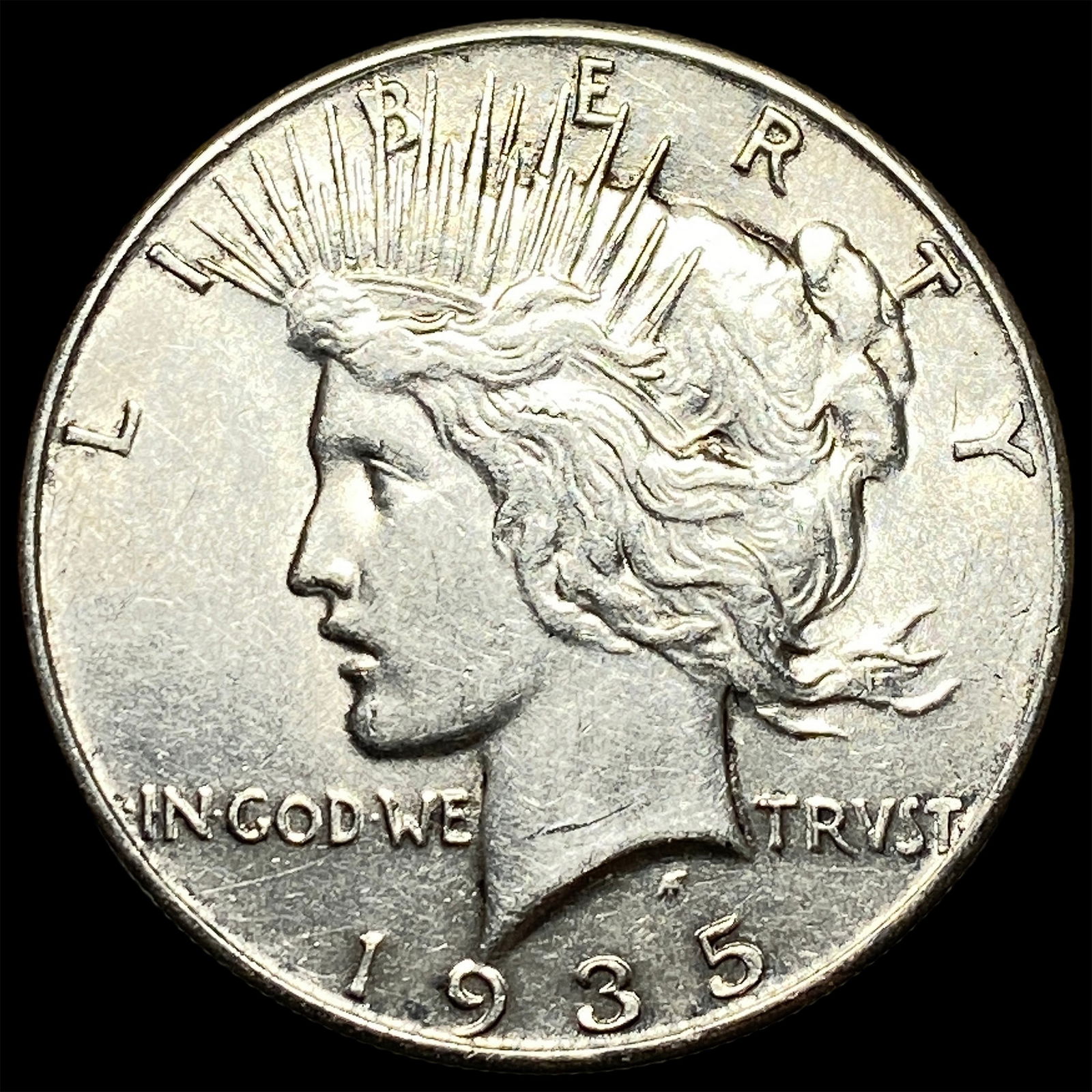 1935 Silver Peace Dollar CLOSELY UNCIRCULATED (1 of 2)