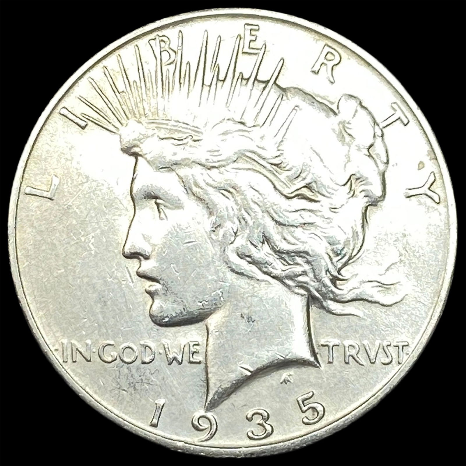 1935 Silver Peace Dollar CLOSELY UNCIRCULATED (1 of 2)