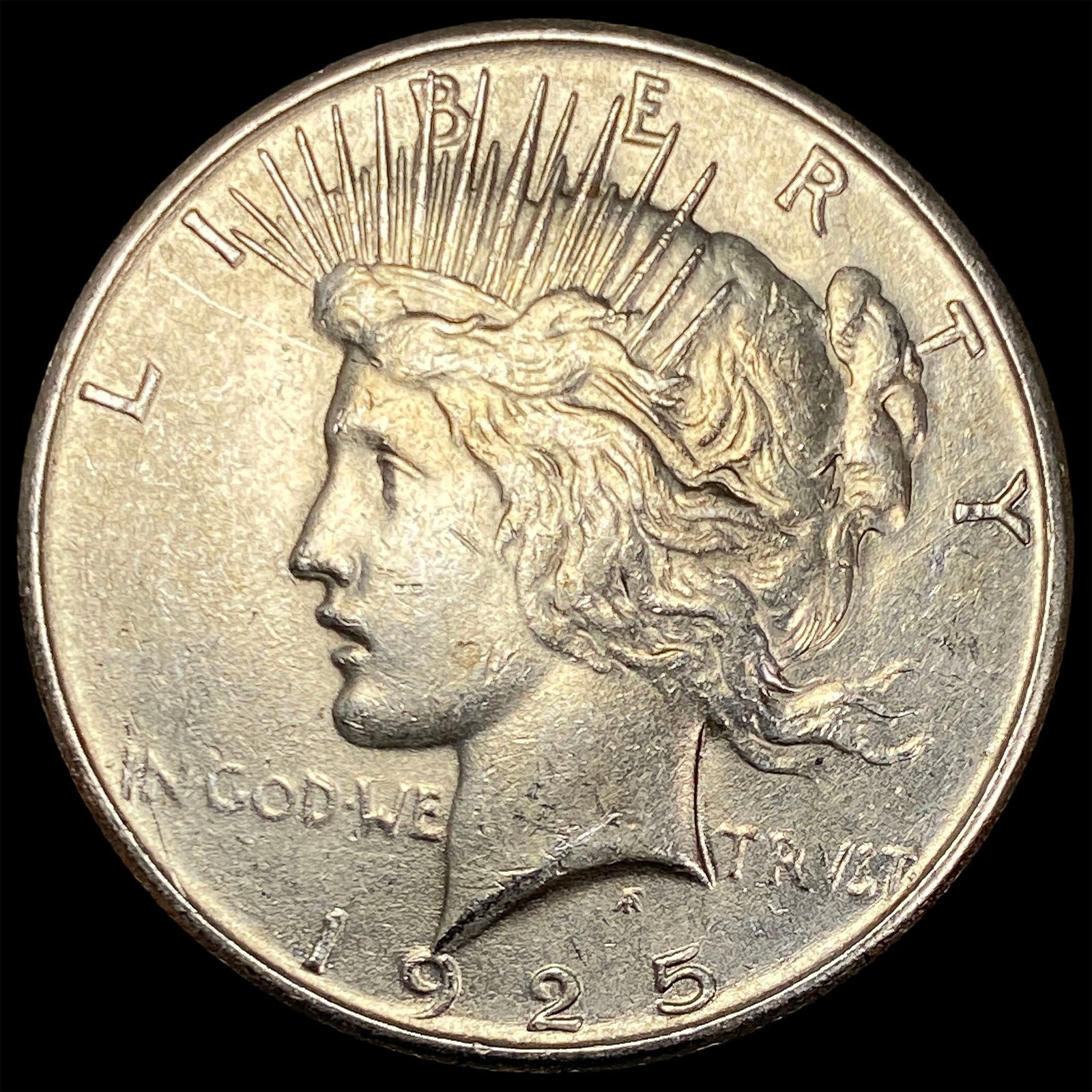 1925 Peace Silver Dollar CLOSELY UNCIRCULATED (1 of 2)